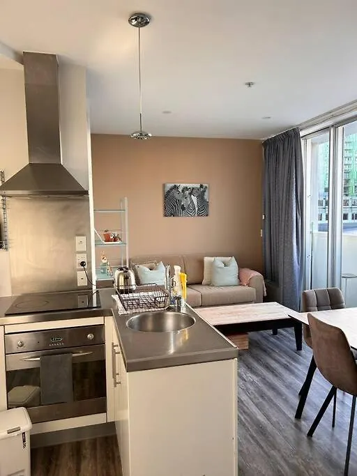 Sunny And Central Wellington Apartment